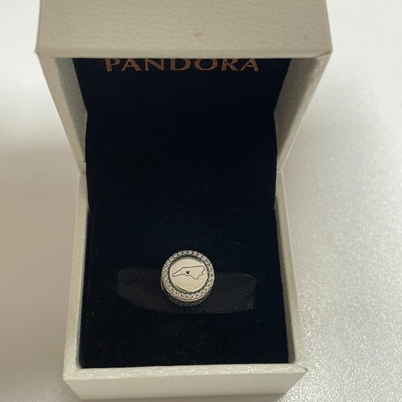 Pandora North Carolina Flag Exclusive Charm Bead - Picture 3 of 5